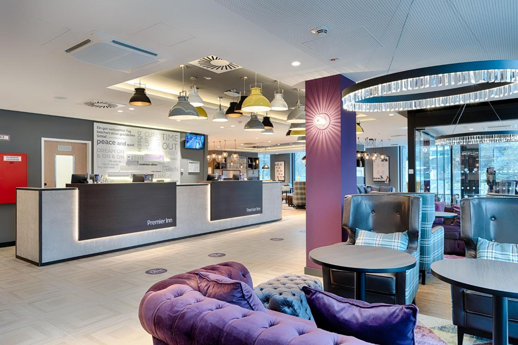 Premier Inn Berlin City Wilmersdorf Exteriör bild